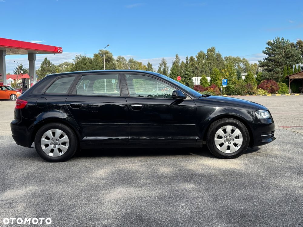 Audi A3 3-drzwiowe 1.6 TDI DPF Ambition - 9