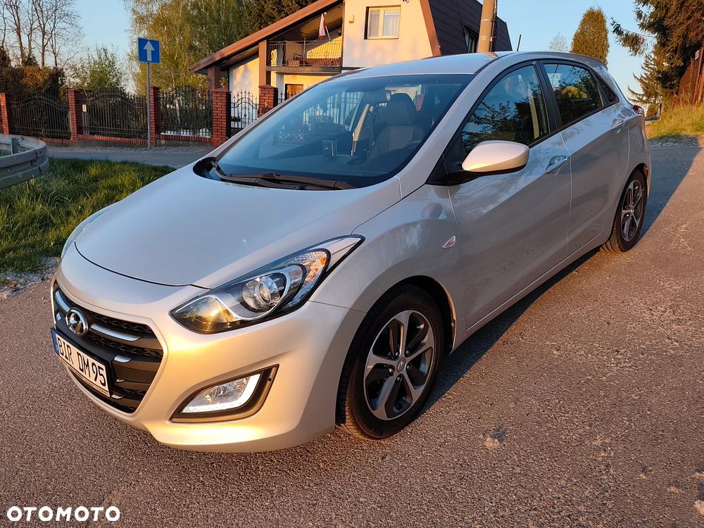 Hyundai i30 blue 1.4 YES Silver - 24