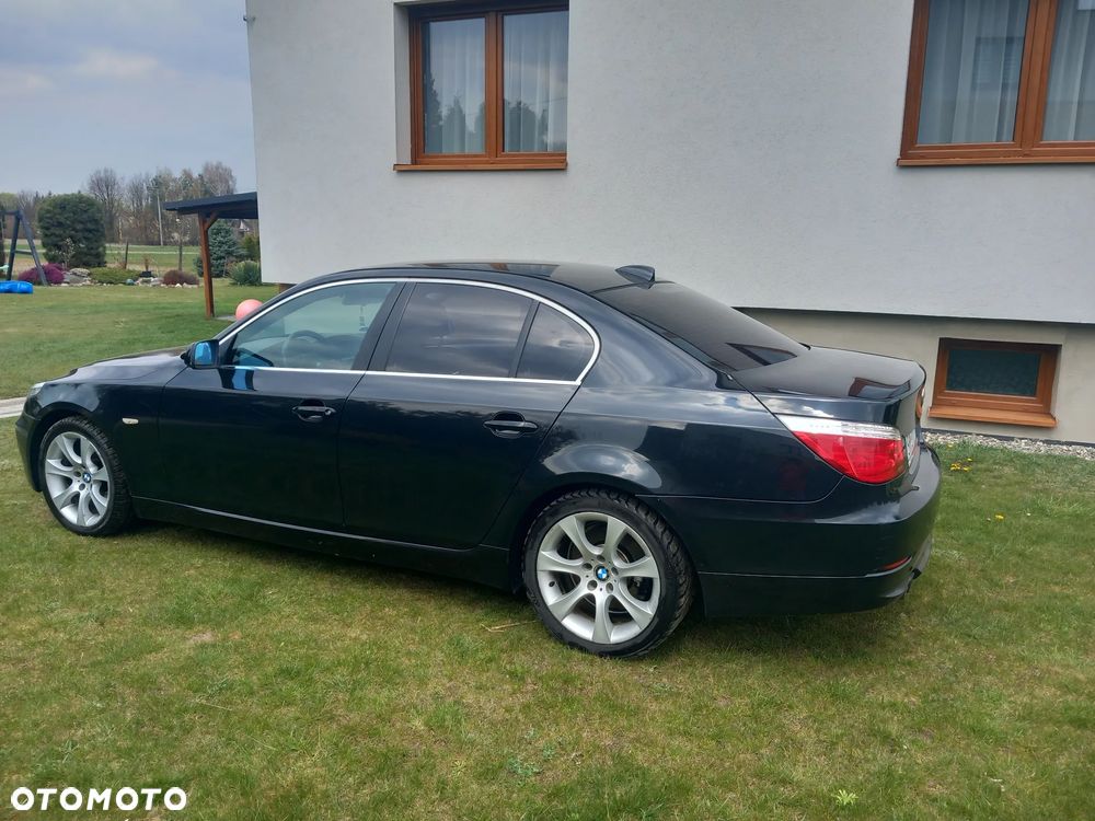 BMW Seria 5 523i - 2