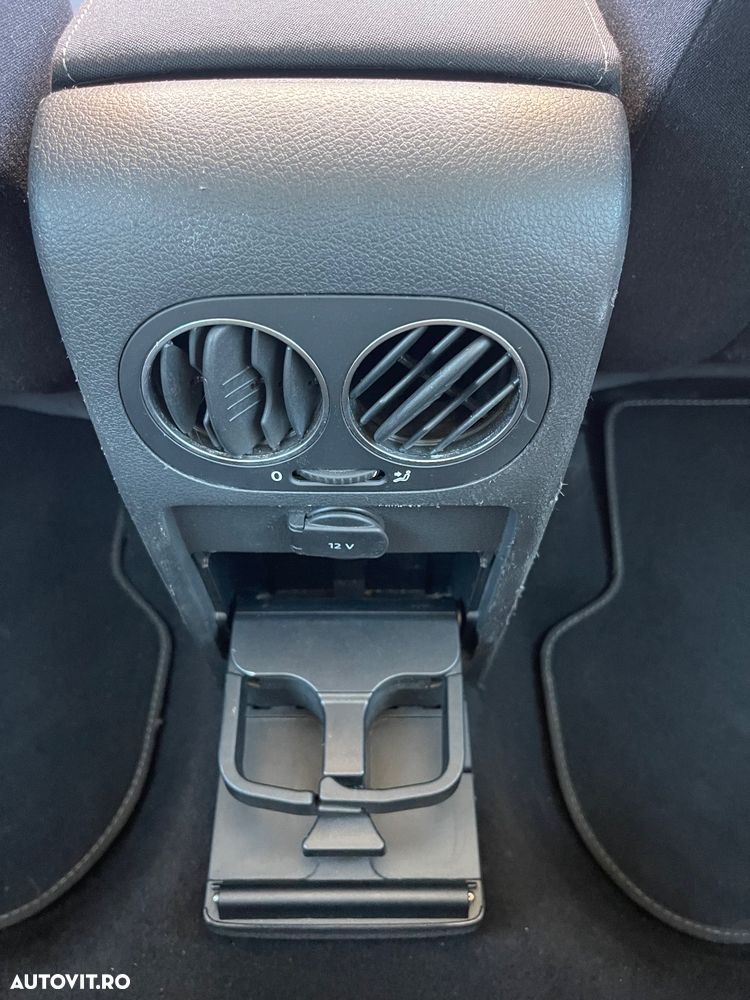 Volkswagen Golf Plus 1.6 TDI DPF Trendline - 23