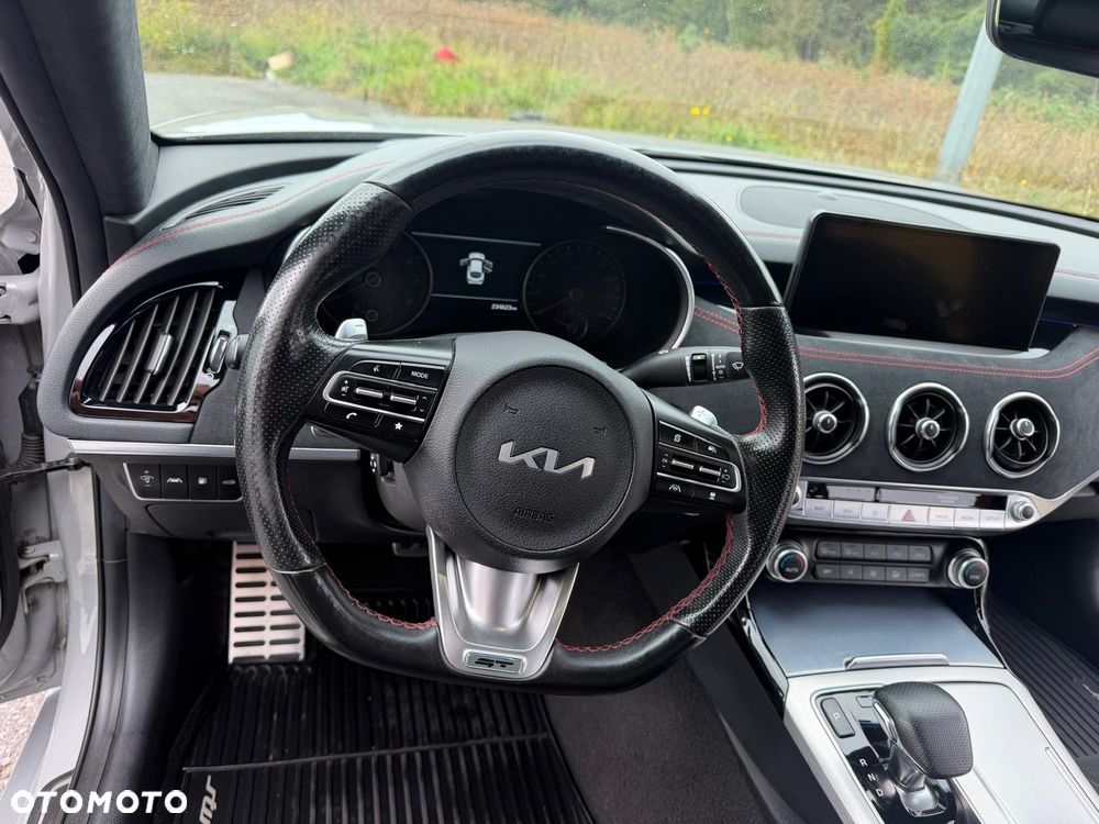 Kia Stinger 3.3 T-GDI V6 GT AWD - 27