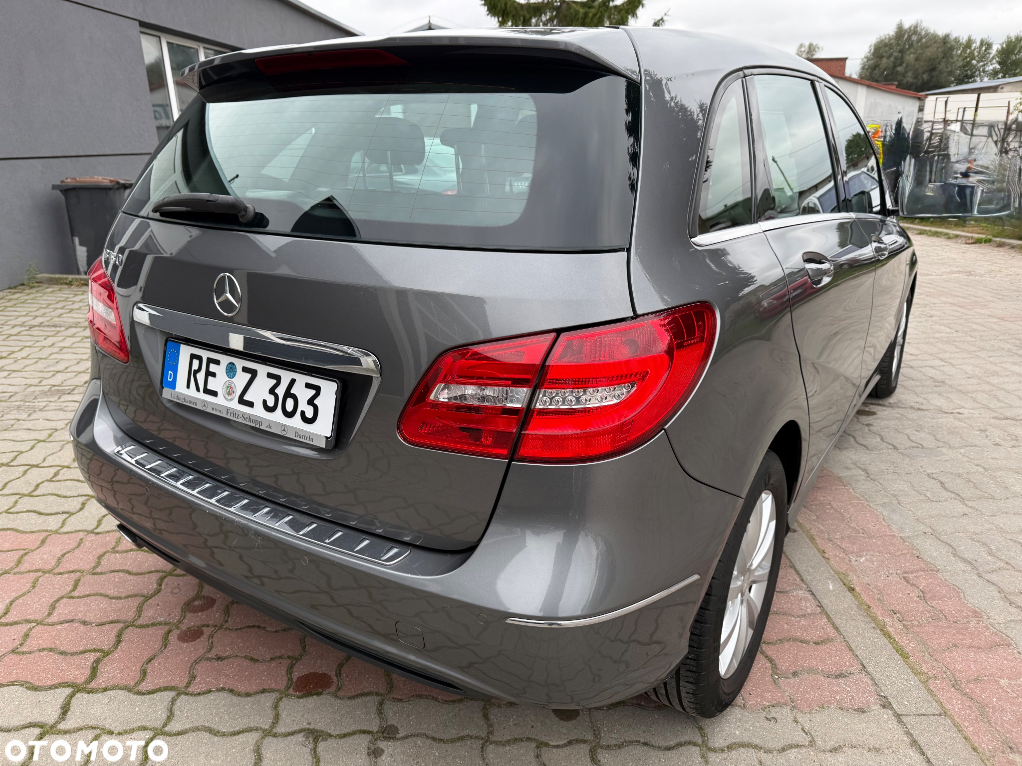 Mercedes-Benz Klasa B 180 Edition - 9
