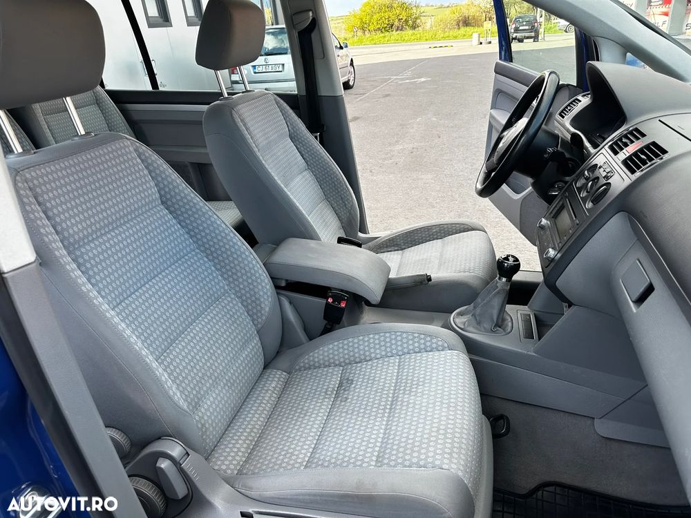 Volkswagen Touran 1.9TDI Conceptline - 16