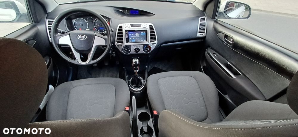 Hyundai i20 - 8