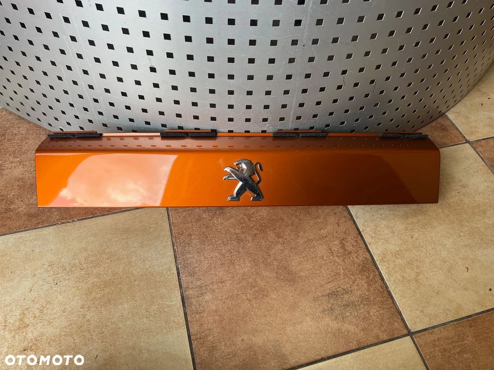 LISTWA BLENDA KLAPY BAGAZNIKA PEUGEOT 2008 II 9828080180 9828080080 KLS - 1