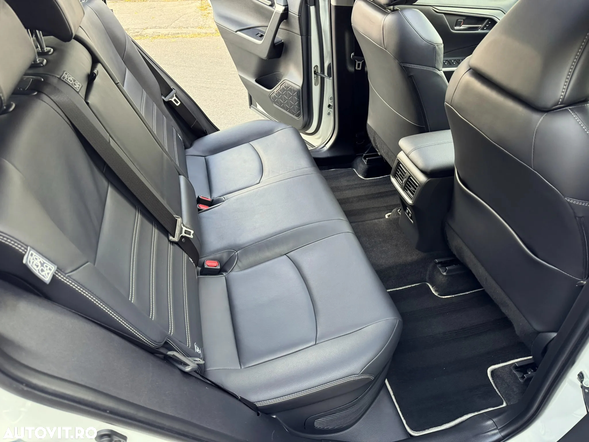 Toyota RAV4 2.5 Hybrid VVT-iE 4x4 Luxury - 21