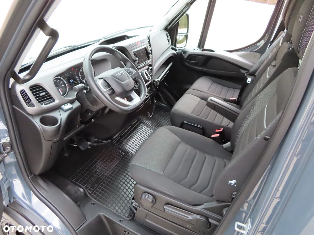 Iveco DAILY 50C18 Hi-Matic Firana Obustronna + Dach Suwany Skrzynia 6310 mm 12 Euro Palet Rozstaw Osi 4750 mm WZMACNIANY Full Opcja Wyposażenia Stan Wizualny I Techniczny NOWY Tak Jak Z Taśmy Produkcyjnej Gotowy Dostępny OKAZJA POLECAM - 34