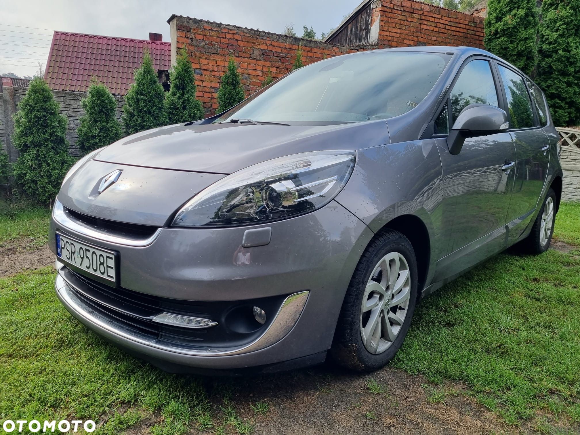 Renault Grand Scenic - 1