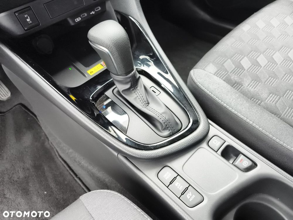 Toyota Yaris Hybrid 1.5 Style - 21