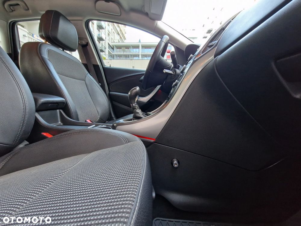 Opel Astra 1.4 T Cosmo EU6 - 35