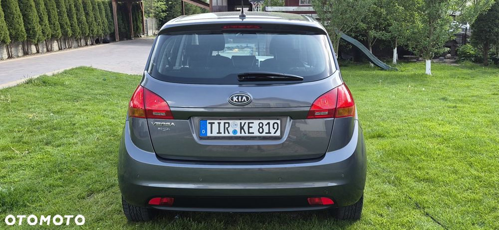 Kia Venga 1.6 L - 6