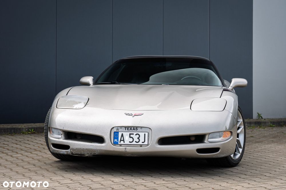 Chevrolet Corvette - 16