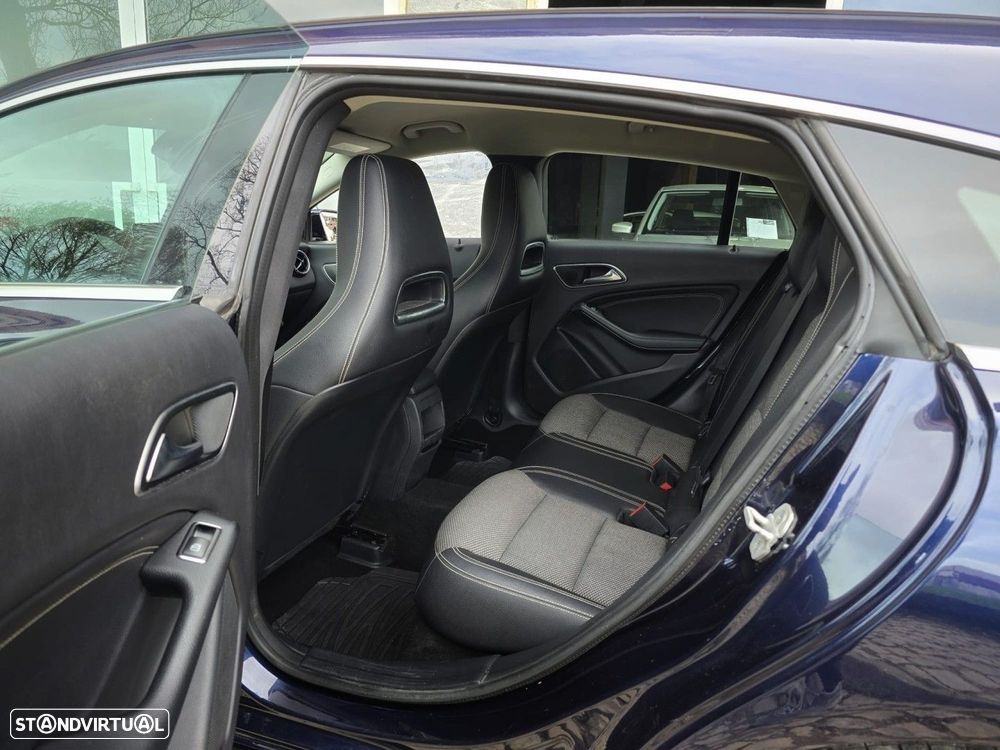 Mercedes-Benz CLA 180 d Shooting Brake - 8
