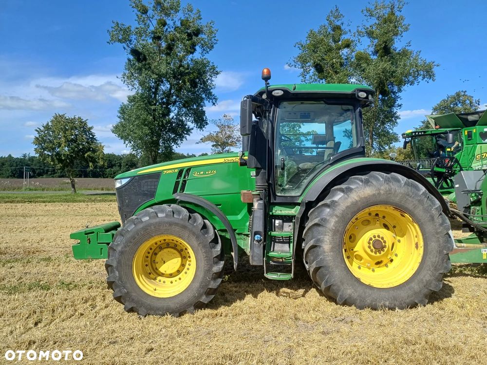 John Deere 7250R - 8