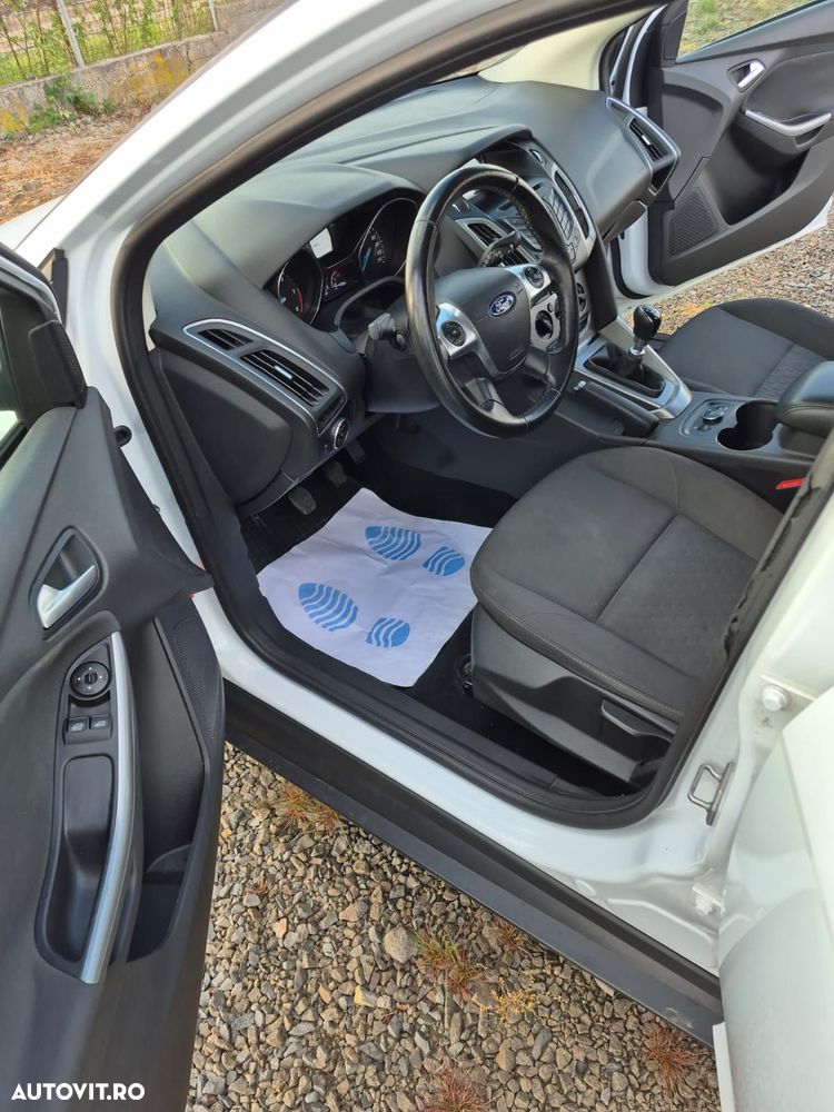 Ford Focus 1.6 TDCI DPF Start-Stopp-System Ambiente - 10