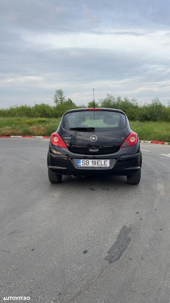 Opel Corsa 1.2i Cosmo - 3