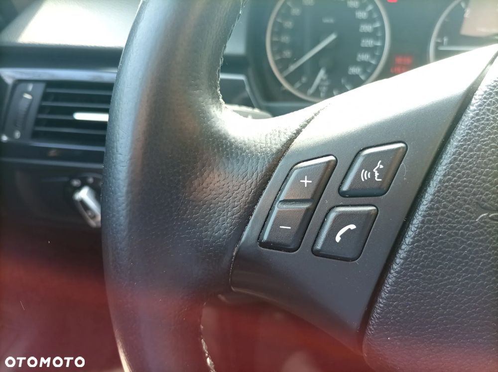 BMW Seria 3 320d DPF Blue Performance Edition Sport - 24