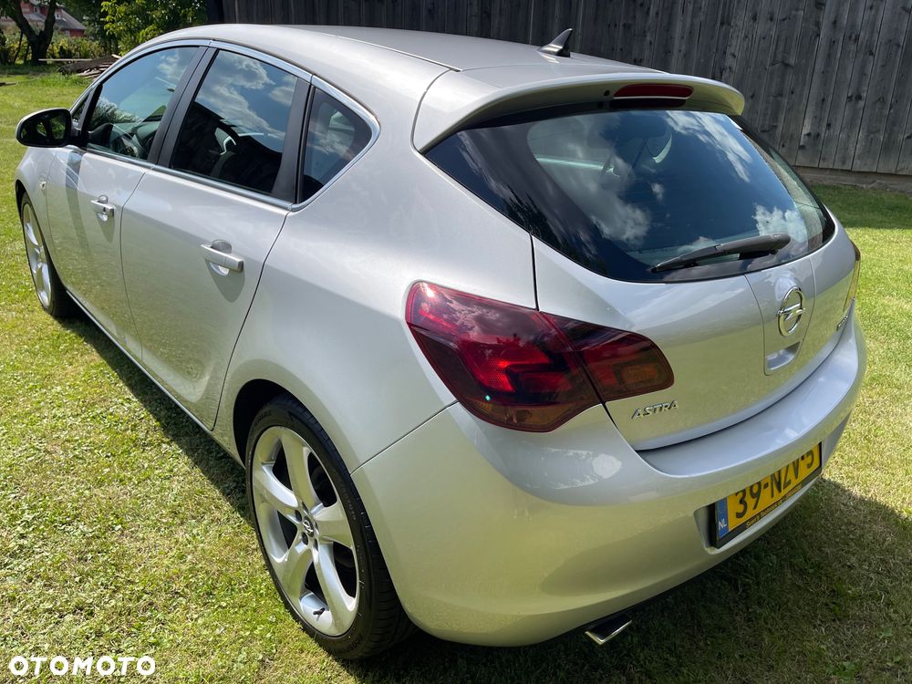 Opel Astra - 9