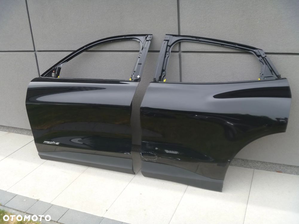 FORD MUSTANG MACH E BŁOTNIK PRAWY LISTWA  ŁADNY ORYGINAŁ - 18