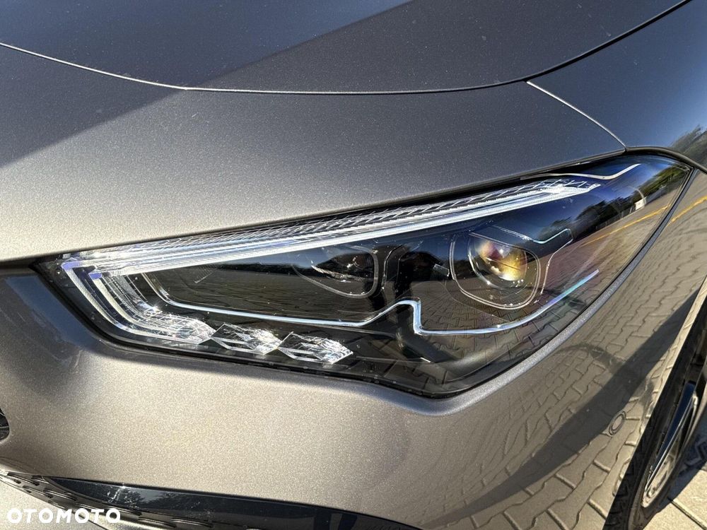 Mercedes-Benz CLA 200 AMG Line 7G-DCT - 11