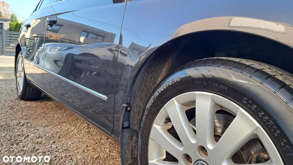 Volkswagen Passat 2.0 TDI DPF Highline - 13