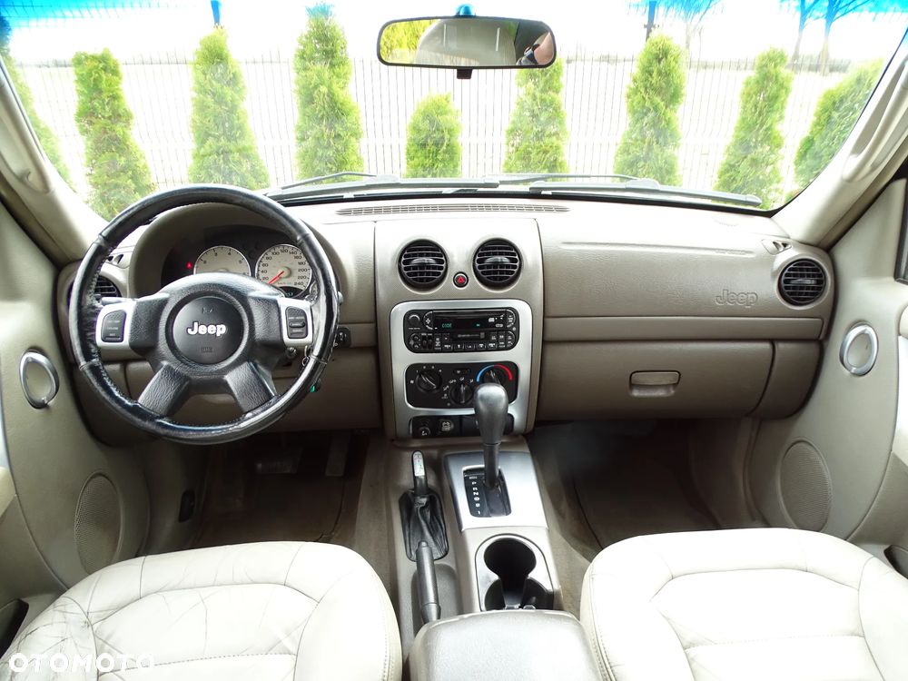 Jeep Liberty - 4