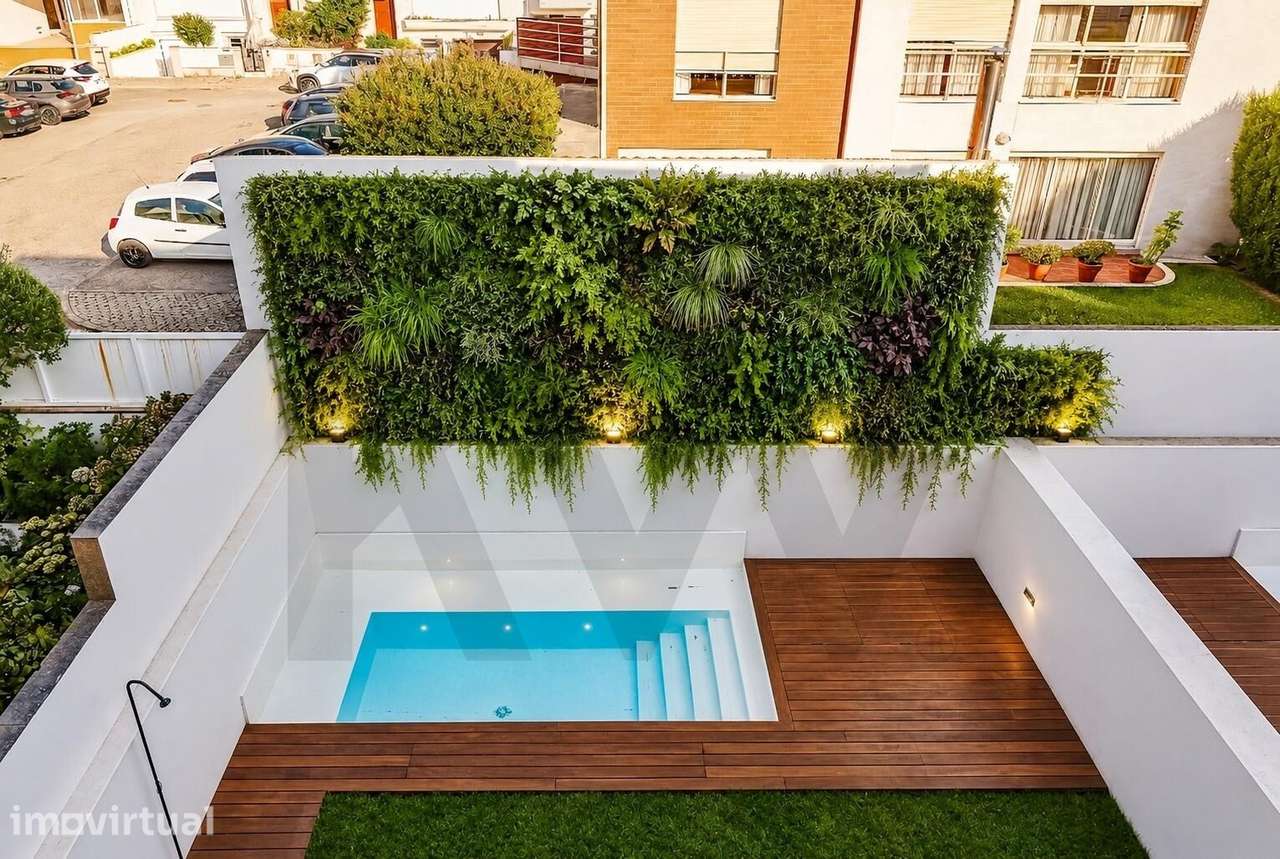VENDA DE ELEGANTE MORADIA T4 COM GARAGEM, ELEVADOR, JARDIM E PISCINA E - Grande imagem: 4/48