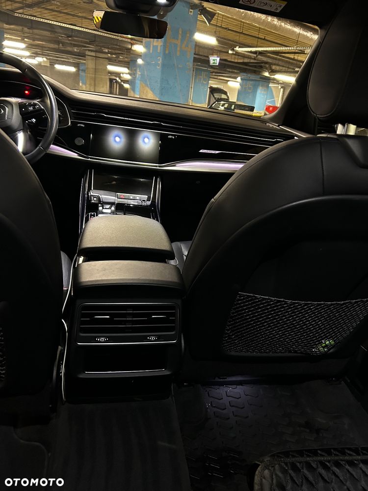 Audi Q8 - 6