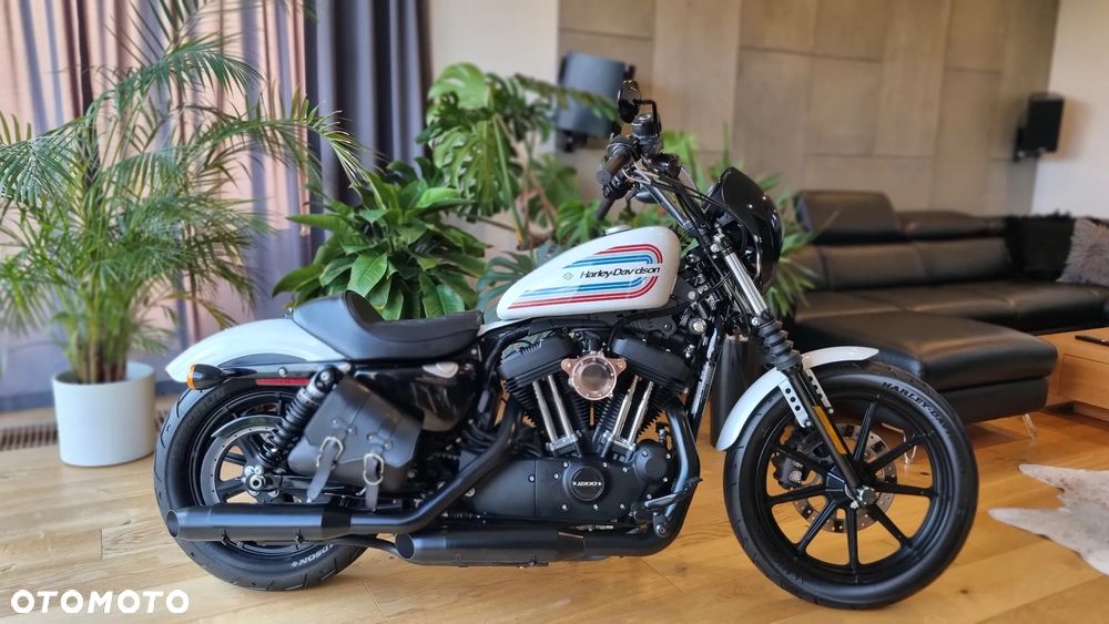 Harley-Davidson Sportster - 1