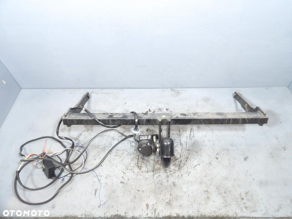 SKODA FABIA III 3 KOMBI HAK DO PRZYCZEPY E2055R-01 - 1