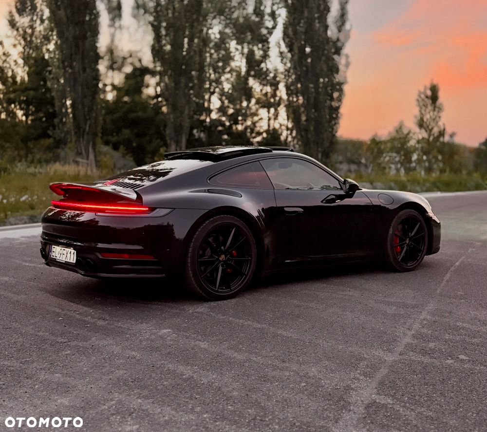 Porsche 911 Carrera 4S - 27