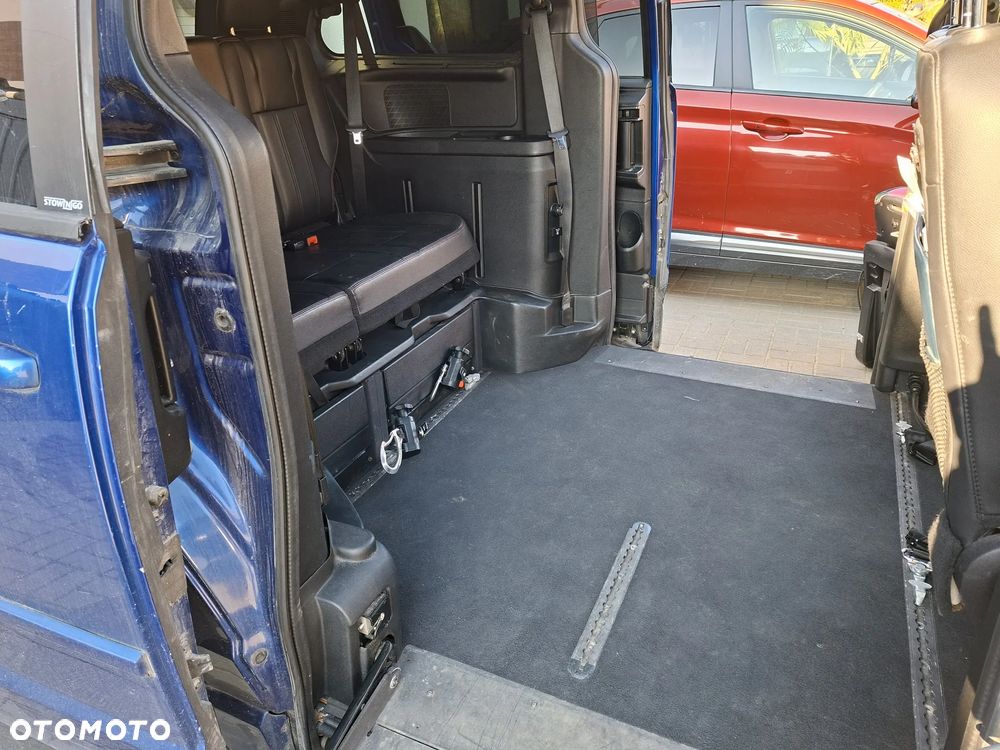 Dodge Grand Caravan - 12