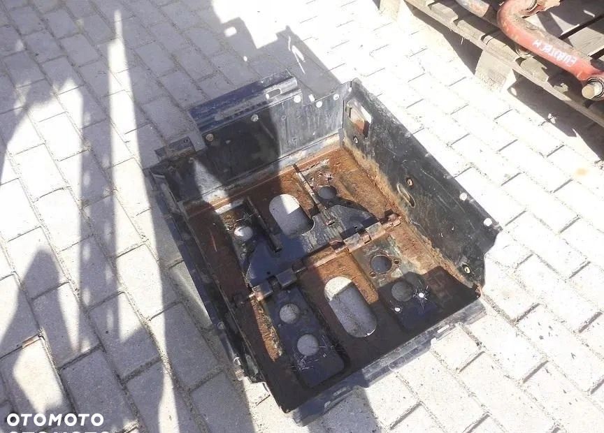 PODSTAWA SKRZYNKA AKUMULATORÓW DAF 105 XF 85 CF EURO 5 - 1