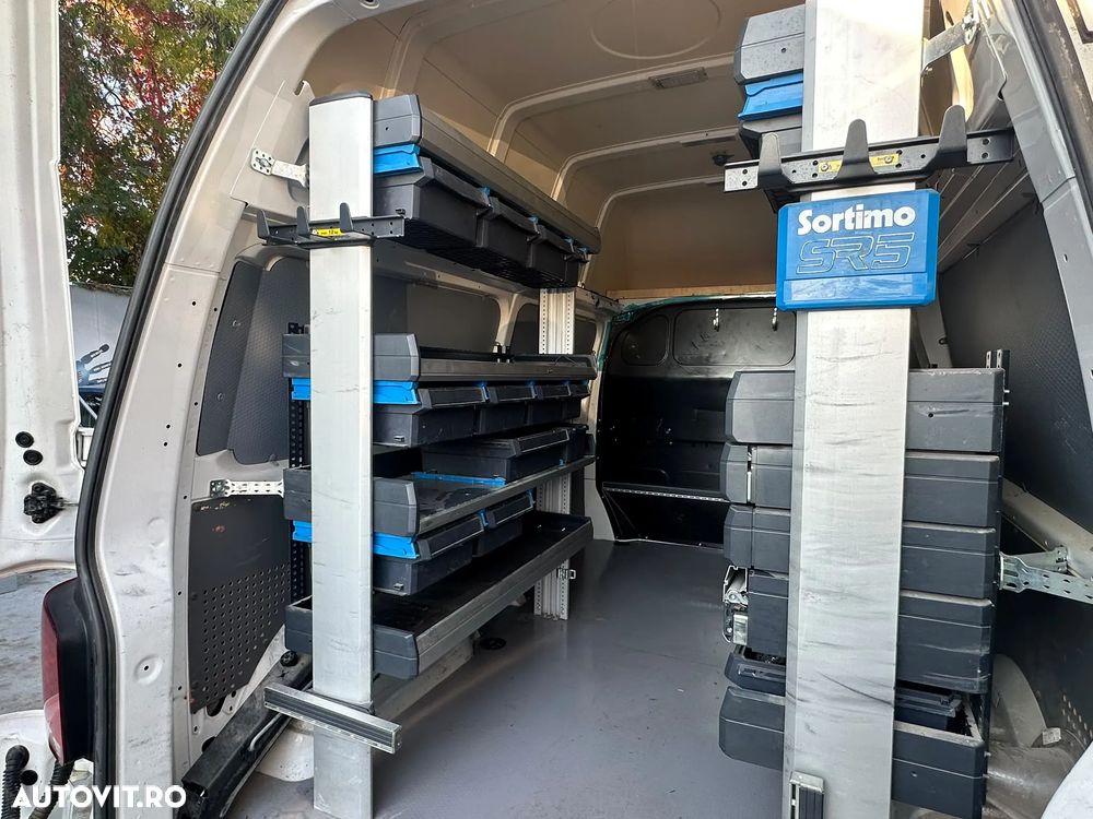 Volkswagen Transporter - 11