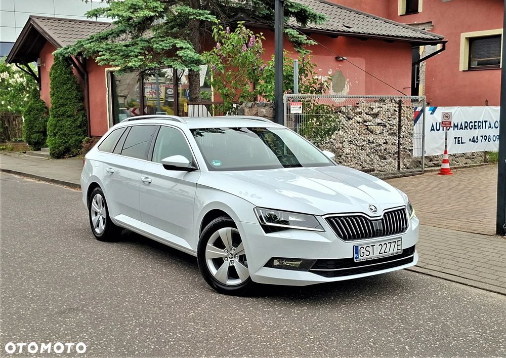 Skoda Superb 2.0 TDI Premium Edition - 8