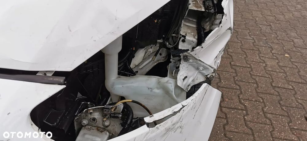 Ford Tourneo Courier 1.5 TDCi Titanium - 28