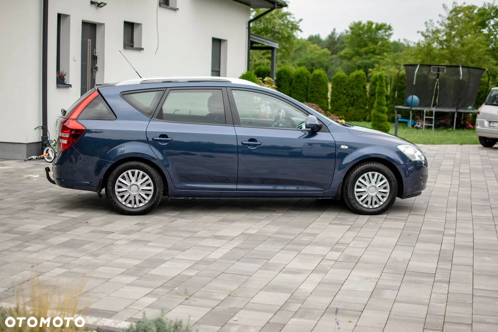 Kia Ceed - 21