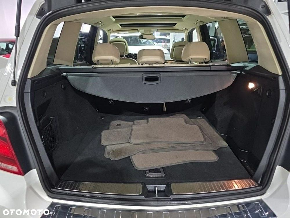 Mercedes-Benz GLK 350 4-Matic - 11