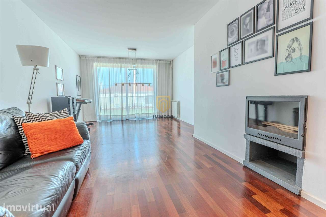Apartamento T2 na Senhora da Hora, com duas garagens - Grande imagem: 3/31