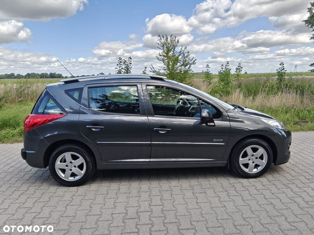 Peugeot 207 - 8