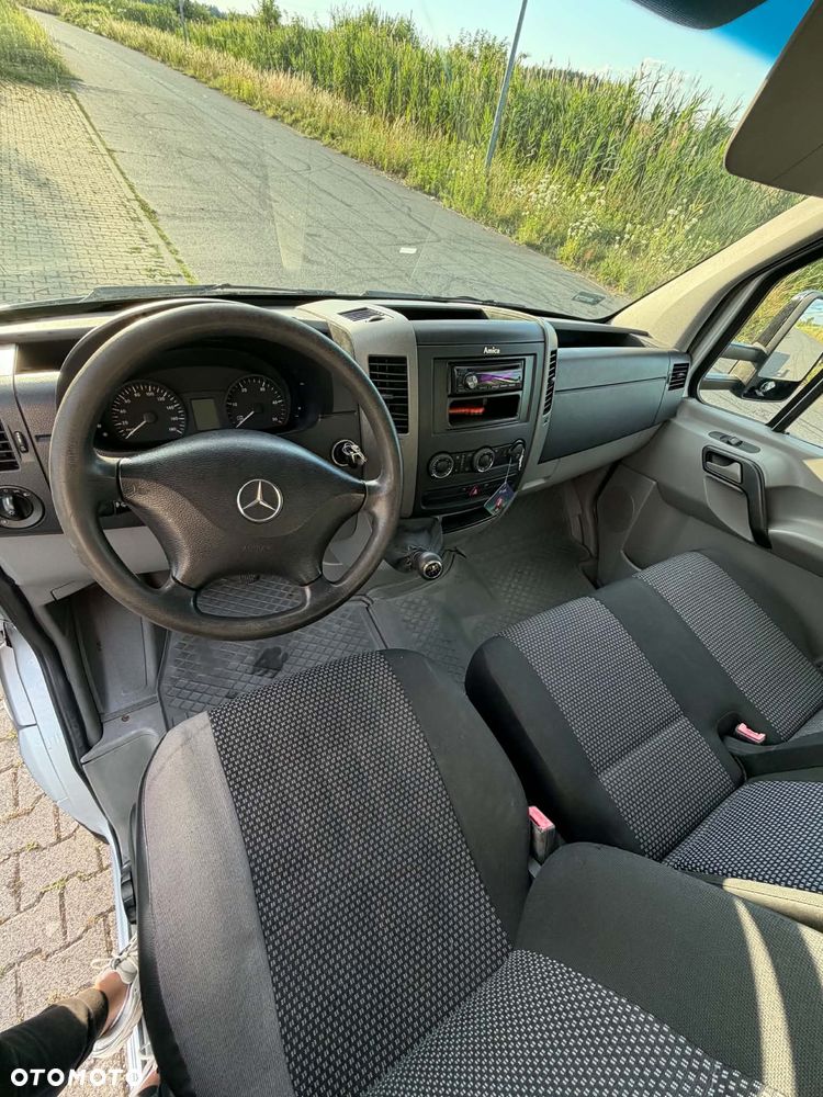 Mercedes-Benz Sprinter - 12