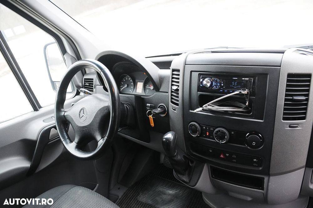 Mercedes-Benz Sprinter - 12
