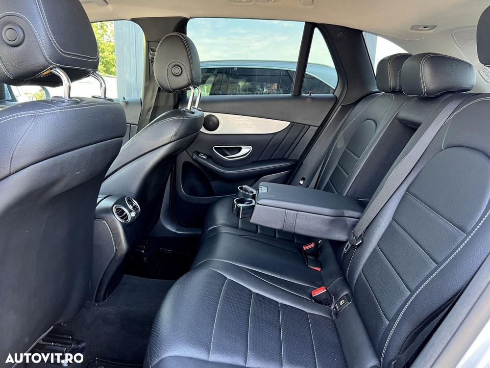 Mercedes-Benz GLC - 32