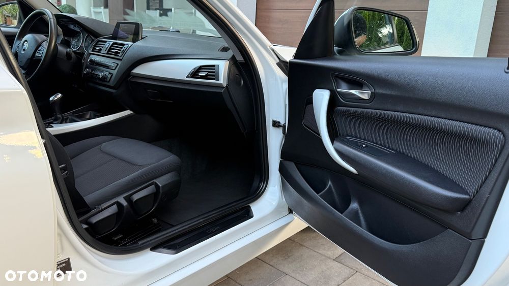 BMW Seria 1 116d Sport Line - 33