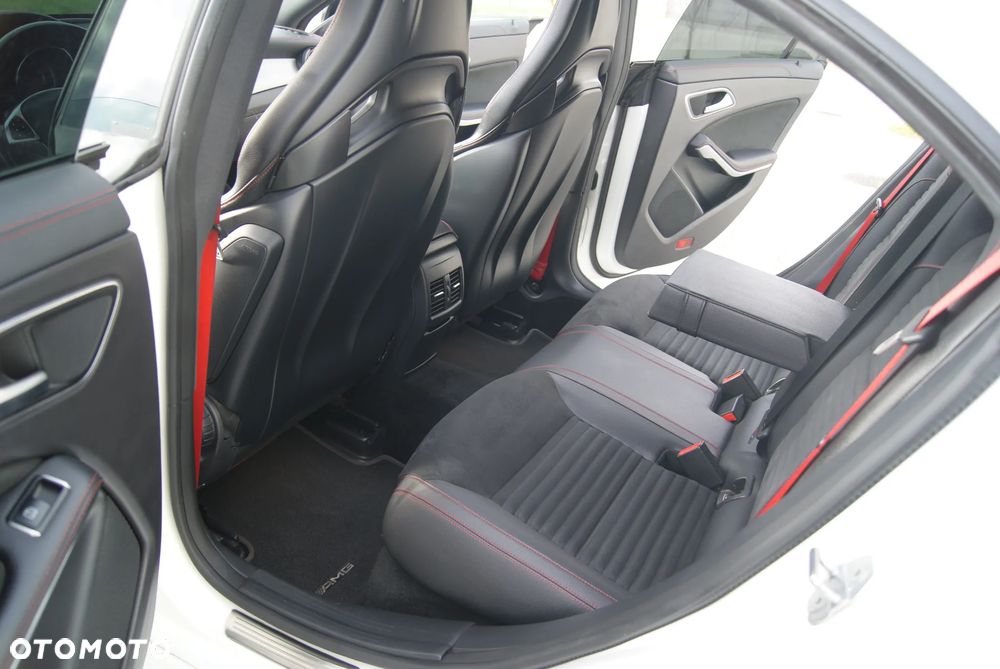 Mercedes-Benz CLA - 14