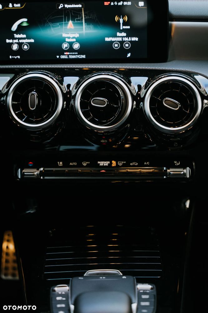 Mercedes-Benz CLA 180 AMG Line 7G-DCT - 23