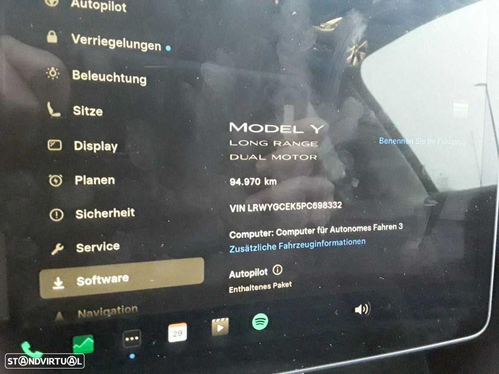 Tesla Model Y Long Range Dual Motor AWD - 3