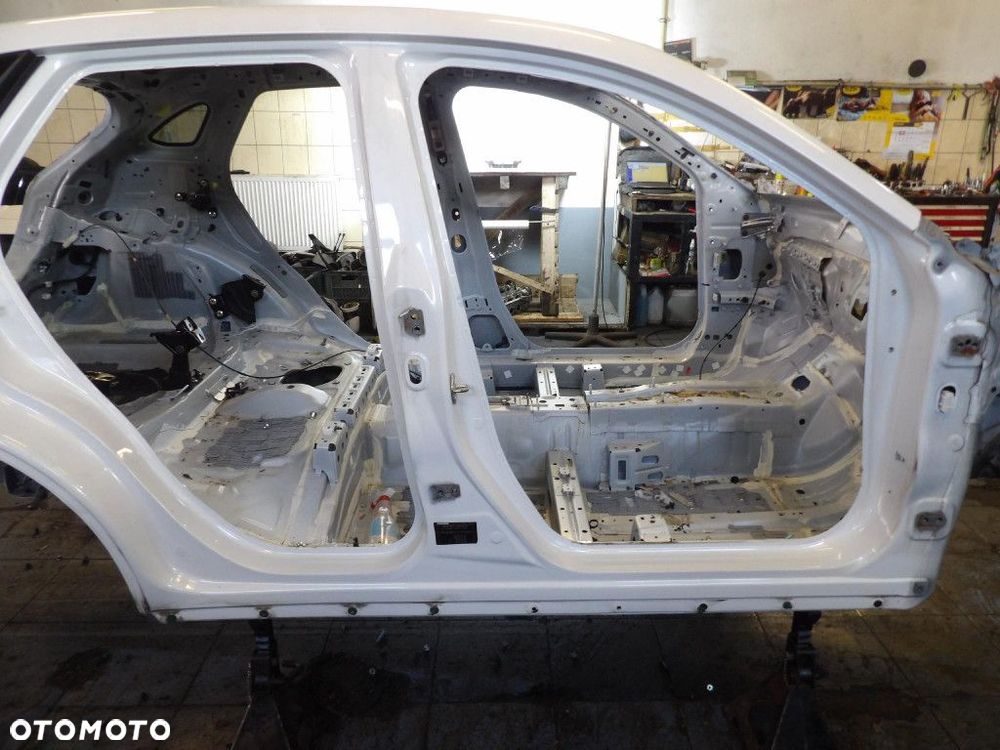 MAZDA CX-3 LIFT PRÓG PRAWY 25D - 1
