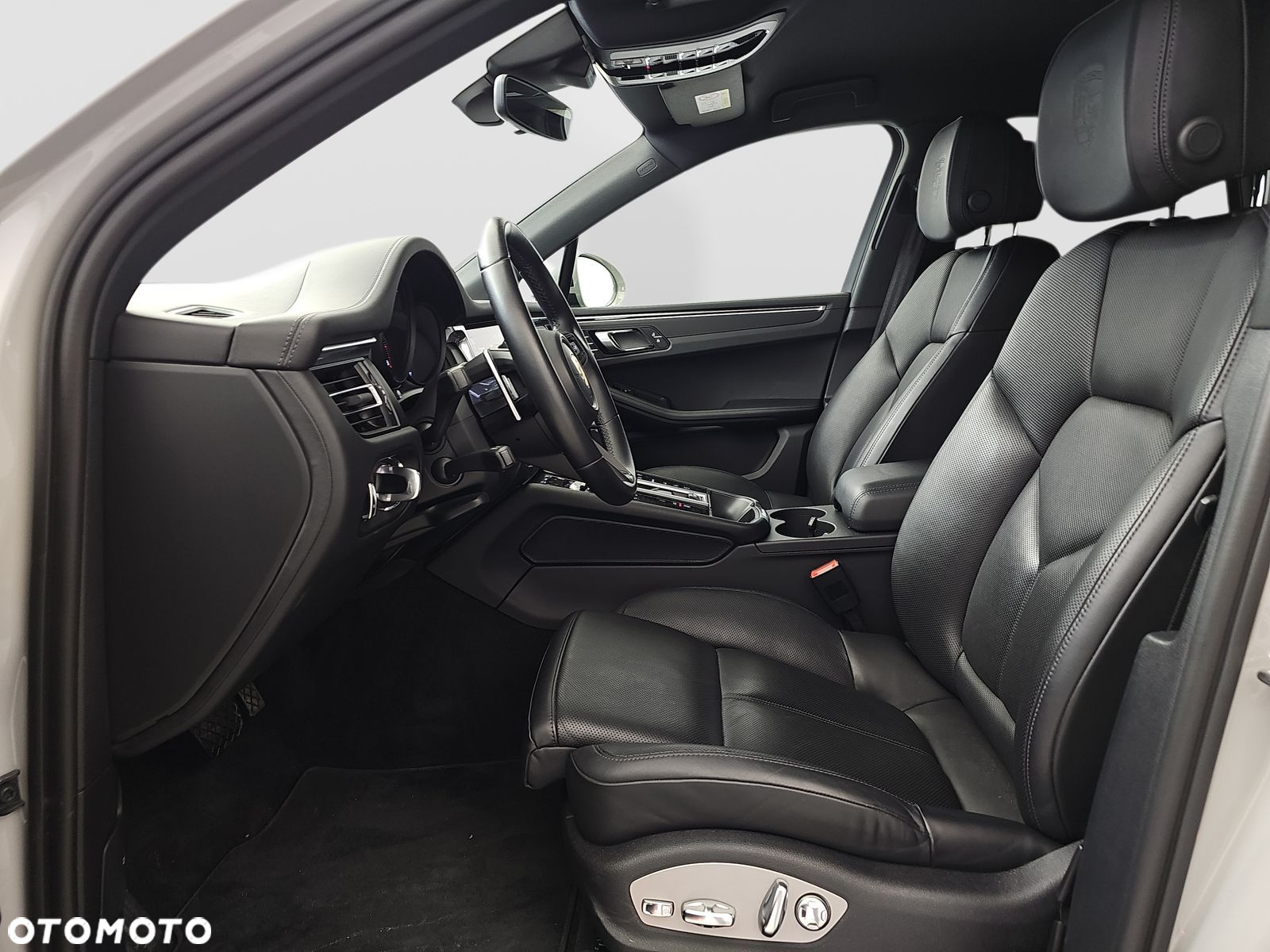 Porsche Macan T - 9