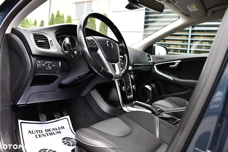 Volvo V40 T2 Drive-E Momentum - 9